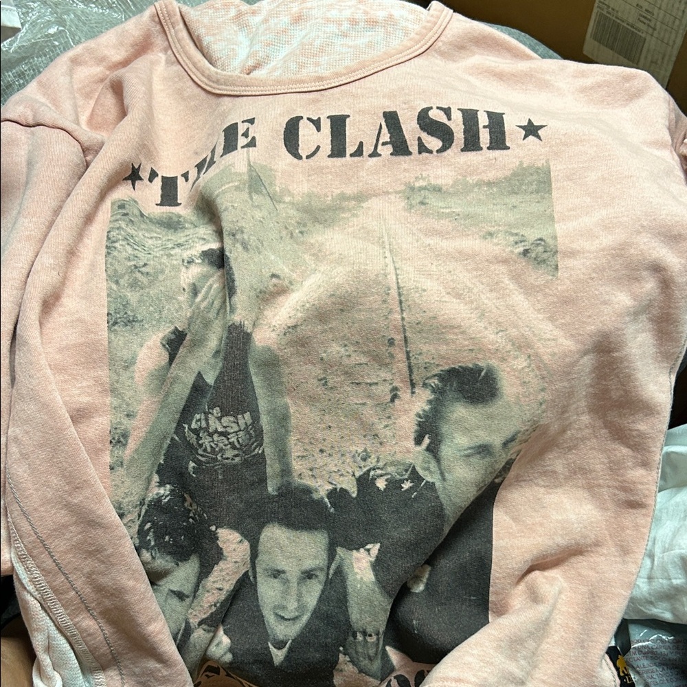 The Clash Graphic Pink Sweater m Trunk LTD  burnout